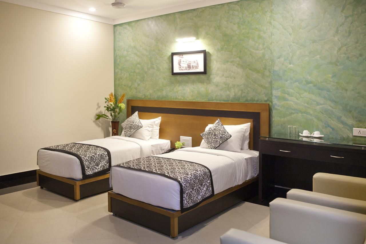 Comfy Luxury Hotel Бенґалуру Екстер'єр фото