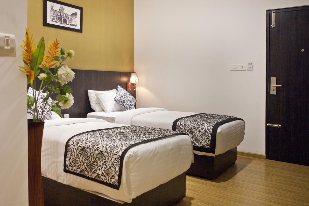 Comfy Luxury Hotel Бенґалуру Екстер'єр фото