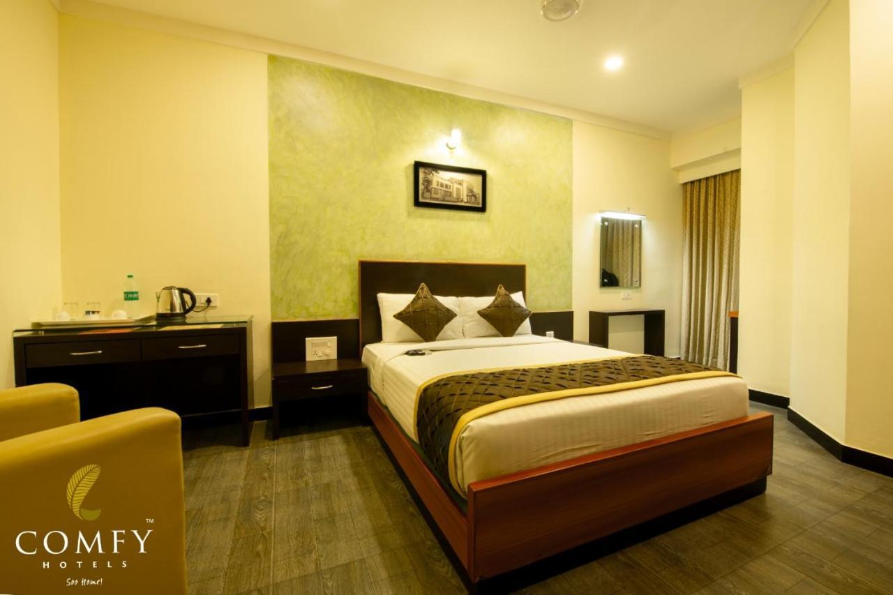 Comfy Luxury Hotel Бенґалуру Екстер'єр фото