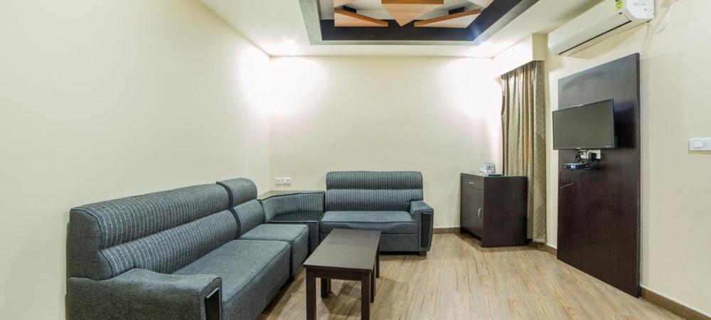 Comfy Luxury Hotel Бенґалуру Екстер'єр фото